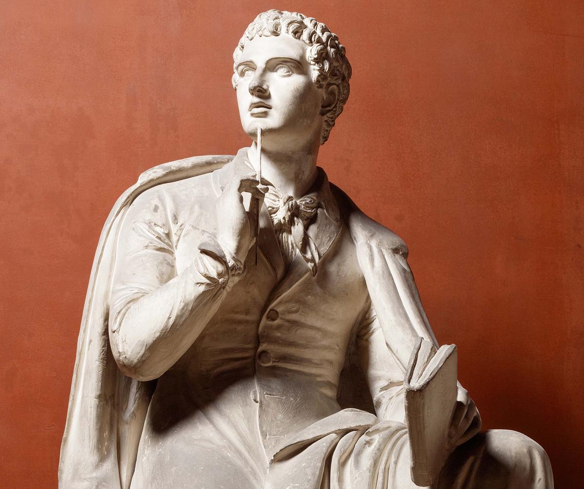 Skulptur af den engelske digter Lord George Gordon Byron